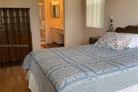 Condo in Sunrise, Florida, 2 bedrooms  № 2083923 - photo 9