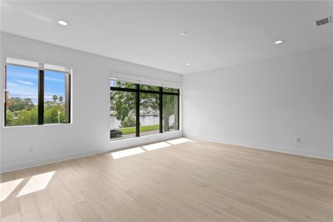 Touwnhouse à louer à Tampa, Floride: 4 chambres, 282.52 m2 № 2420059 - photo 17