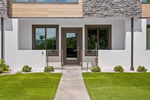 Touwnhouse à louer à Tampa, Floride: 4 chambres, 282.52 m2 № 2420059 - photo 3