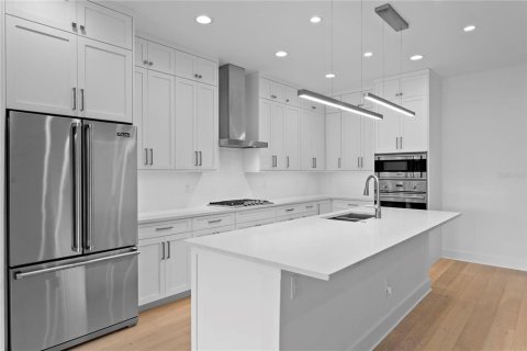 Touwnhouse à louer à Tampa, Floride: 4 chambres, 282.52 m2 № 2420059 - photo 12