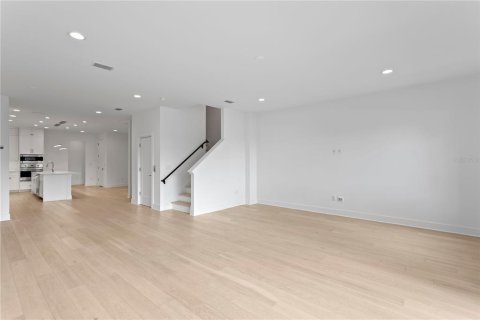 Touwnhouse à louer à Tampa, Floride: 4 chambres, 282.52 m2 № 2420059 - photo 10