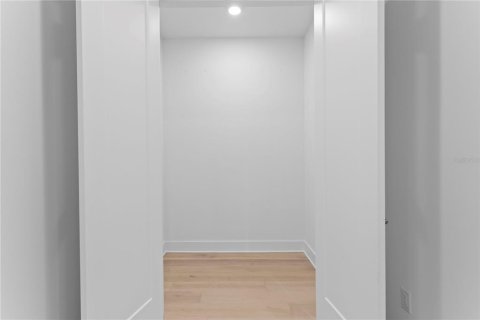 Touwnhouse à louer à Tampa, Floride: 4 chambres, 282.52 m2 № 2420059 - photo 30