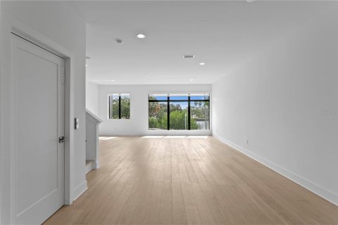 Touwnhouse à louer à Tampa, Floride: 4 chambres, 282.52 m2 № 2420059 - photo 22