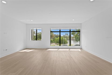 Touwnhouse à louer à Tampa, Floride: 4 chambres, 282.52 m2 № 2420059 - photo 9