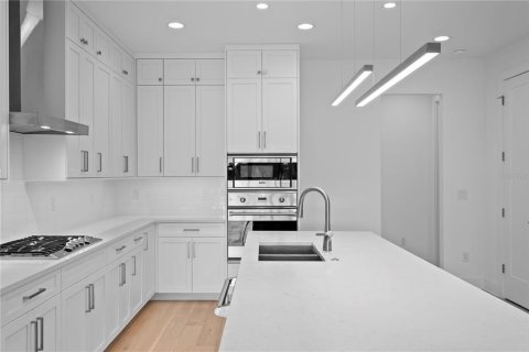 Touwnhouse à louer à Tampa, Floride: 4 chambres, 282.52 m2 № 2420059 - photo 13