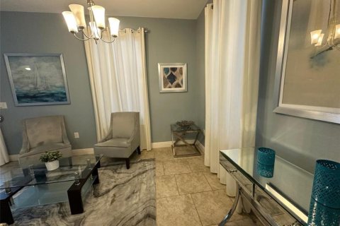 Casa en venta en Davenport, Florida, 6 dormitorios, 273.5 m2 № 2118765 - foto 11