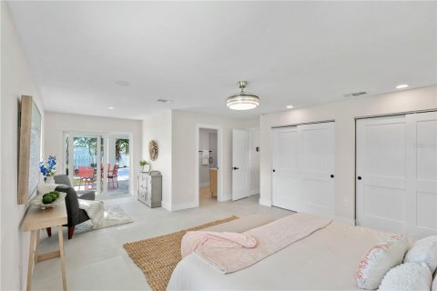 House in Treasure Island, Florida 3 bedrooms, 169.83 sq.m. № 1834773 - photo 22