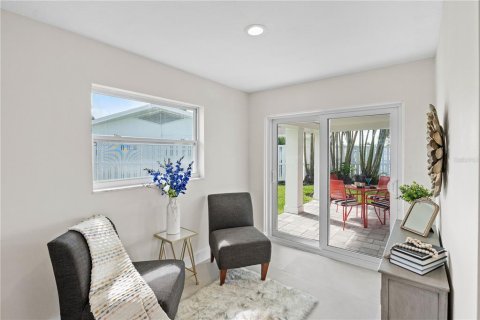 House in Treasure Island, Florida 3 bedrooms, 169.83 sq.m. № 1834773 - photo 20