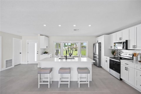 House in Treasure Island, Florida 3 bedrooms, 169.83 sq.m. № 1834773 - photo 15