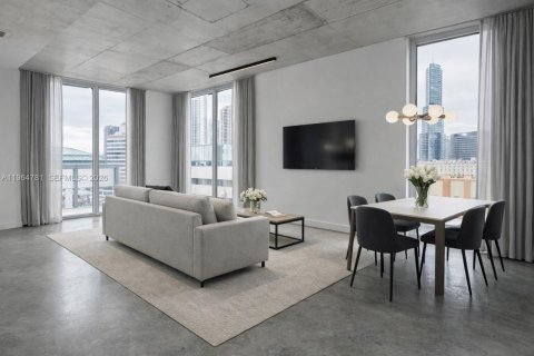 Condominio en Miami, Florida, 2 dormitorios  № 2026080