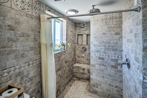 House in Marathon, Florida 2 bedrooms, 90.3 sq.m. № 2044909 - photo 18