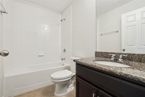 House in Winter Garden, Florida 5 bedrooms, 296.54 sq.m. № 1634168 - photo 22