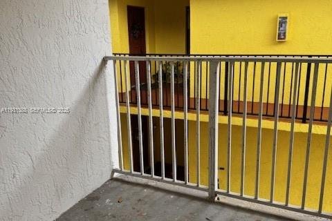 Снять в аренду кондоминиум в Майами, Флорида 2 спальни, 1123.56м2, № 1990008 - фото 5