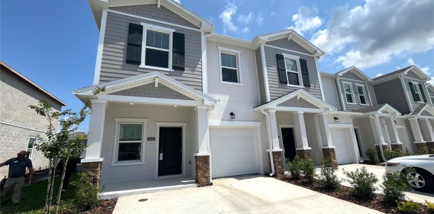 Adosado en Kissimmee, Florida 3 dormitorios, 174.01 m2 № 1902253