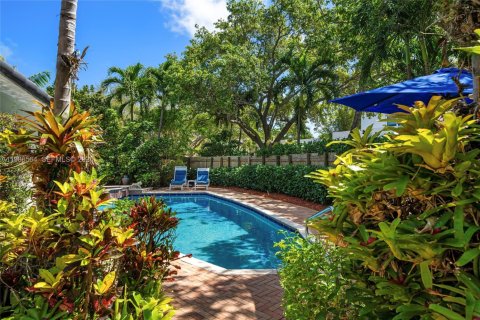 House in Key Biscayne, Florida 5 bedrooms, 262.08 sq.m. № 2154847 - photo 5
