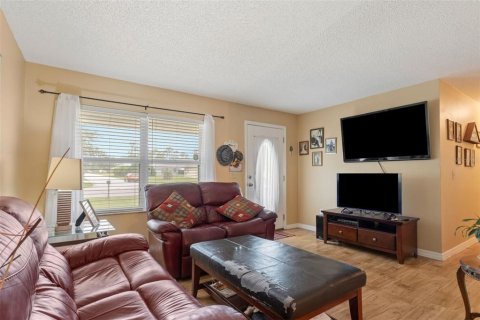 Casa en venta en Palm Coast, Florida, 3 dormitorios, 92.9 m2 № 2386408 - foto 6