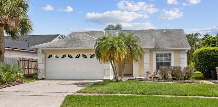 House in Kissimmee, Florida 4 bedrooms, 140.47 sq.m. № 1826441