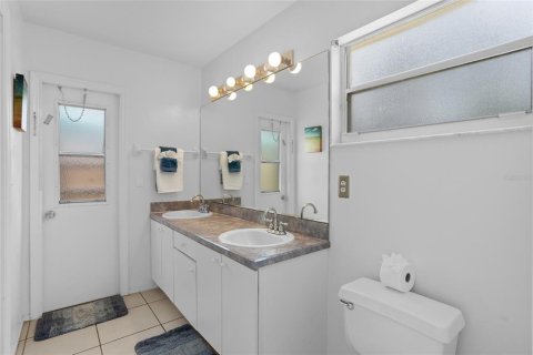 House in Kissimmee, Florida 4 bedrooms, 140.47 sq.m. № 1826441 - photo 24
