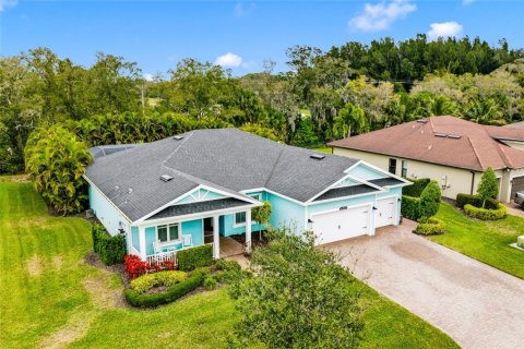 House in Vero Beach, Florida 3 bedrooms, 221.85 sq.m. № 2152323 - photo 15