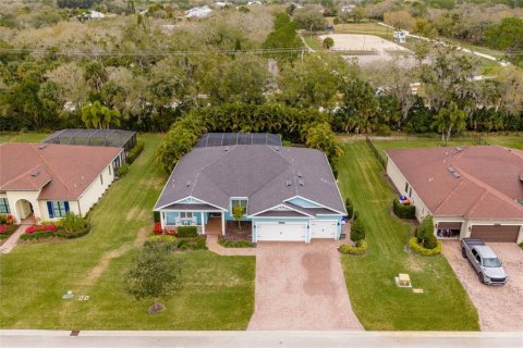 House in Vero Beach, Florida 3 bedrooms, 221.85 sq.m. № 2152323 - photo 19