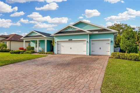 House in Vero Beach, Florida 3 bedrooms, 221.85 sq.m. № 2152323 - photo 6