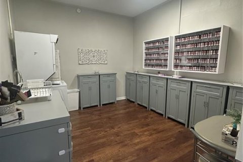 Propiedad comercial en alquiler en Dade City, Florida, 232.26 m2 № 1917426 - foto 12