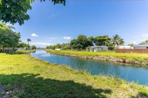 Villa ou maison à vendre à Homestead, Floride: 4 chambres, 162.76 m2 № 1999798 - photo 4