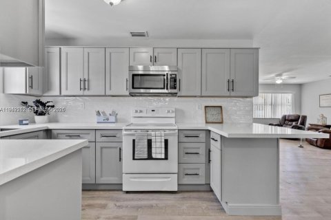 Villa ou maison à vendre à Homestead, Floride: 4 chambres, 162.76 m2 № 1999798 - photo 3