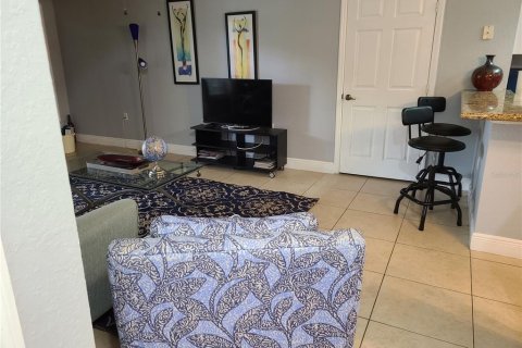 Condominio en alquiler en Lakewood Ranch, Florida, 1 dormitorio, 68 m2 № 1842292 - foto 13