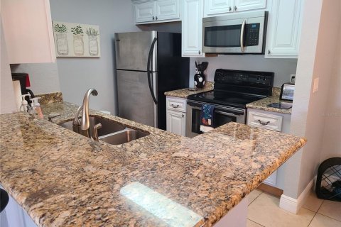 Condominio en alquiler en Lakewood Ranch, Florida, 1 dormitorio, 68 m2 № 1842292 - foto 3