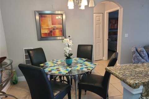 Condominio en alquiler en Lakewood Ranch, Florida, 1 dormitorio, 68 m2 № 1842292 - foto 6