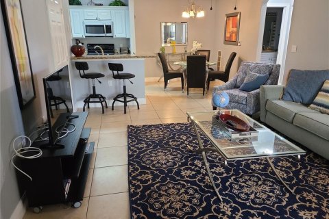 Condominio en alquiler en Lakewood Ranch, Florida, 1 dormitorio, 68 m2 № 1842292 - foto 12