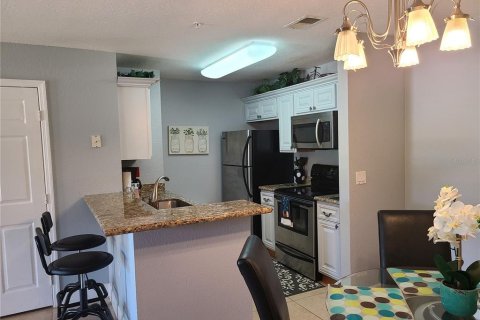 Condominio en alquiler en Lakewood Ranch, Florida, 1 dormitorio, 68 m2 № 1842292 - foto 4