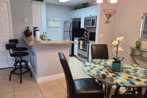 Condominio en alquiler en Lakewood Ranch, Florida, 1 dormitorio, 68 m2 № 1842292 - foto 5