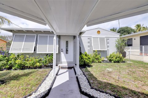Commercial property in Hollywood, Florida 165.18 sq.m. № 1699049 - photo 23