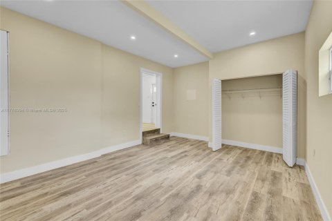Commercial property in Hollywood, Florida 165.18 sq.m. № 1699049 - photo 28