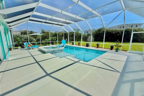House in Flagler Beach, Florida 3 bedrooms, 243.4 sq.m. № 2330365 - photo 9