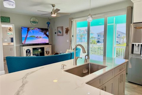 House in Flagler Beach, Florida 3 bedrooms, 243.4 sq.m. № 2330365 - photo 17