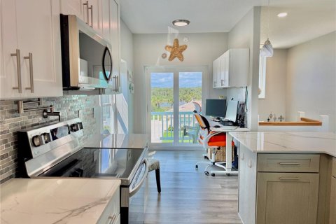 House in Flagler Beach, Florida 3 bedrooms, 243.4 sq.m. № 2330365 - photo 26