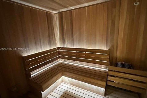 Condo in Miami, Florida, 1 bedroom  № 2067675 - photo 16