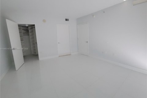 Copropriété à vendre à Sunny Isles Beach, Floride: 3 chambres, 138.33 m2 № 1931556 - photo 28