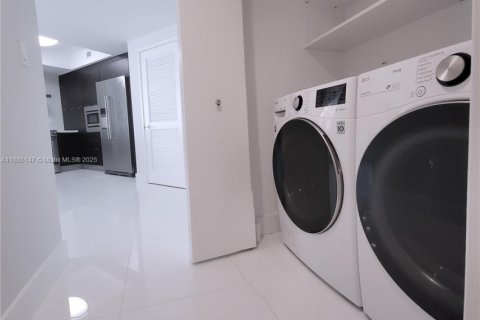 Copropriété à vendre à Sunny Isles Beach, Floride: 3 chambres, 138.33 m2 № 1931556 - photo 23