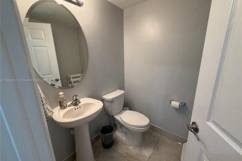 Townhouse in Homestead, Florida 3 bedrooms, 152.55 sq.m. № 1891211 - photo 11