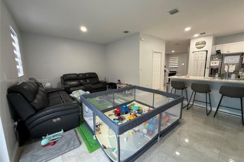 Townhouse in Homestead, Florida 3 bedrooms, 152.55 sq.m. № 1891211 - photo 10