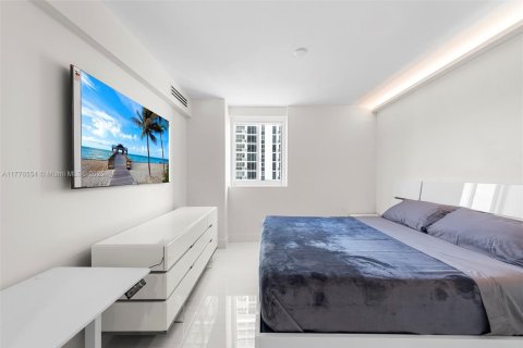 Condominio en venta en Miami Beach, Florida, 2 dormitorios, 128.21 m2 № 1706533 - foto 17