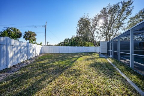 House in Port Charlotte, Florida 3 bedrooms, 138.05 sq.m. № 1544635 - photo 24