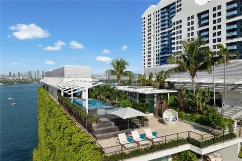 Condominio en venta en Miami Beach, Florida, 5 dormitorios, 400.04 m2 № 1995137 - foto 8