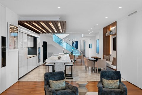 Condominio en venta en Miami Beach, Florida, 5 dormitorios, 400.04 m2 № 1995137 - foto 6