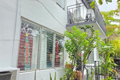 Copropriété à louer à Miami Beach, Floride: 3 chambres, 453.92 m2 № 2002181 - photo 3