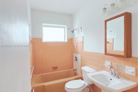 Copropriété à louer à Miami Beach, Floride: 3 chambres, 453.92 m2 № 2002181 - photo 13